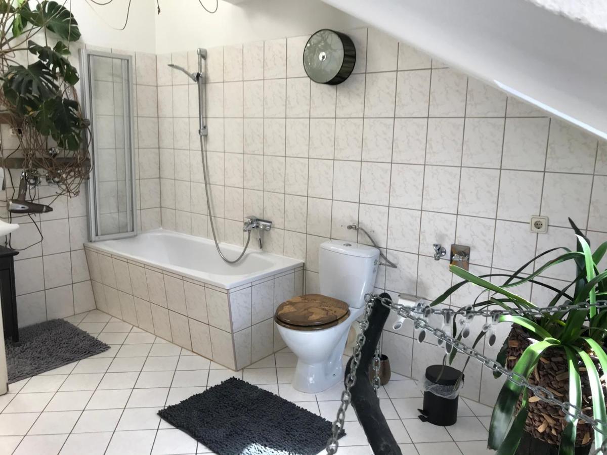 Stadtdschungel FeWo mit Balkon Cottbus Exterior foto